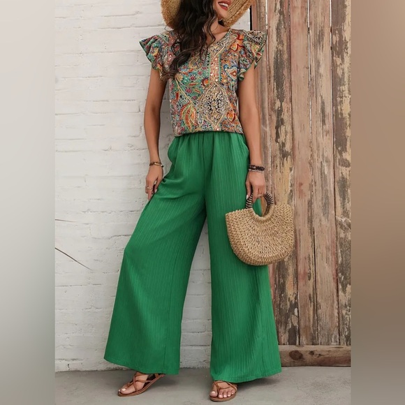 Tops - 30. Two-Piece Floral Print Pants Set